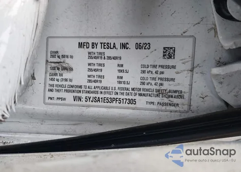 2023 Tesla Model S Dual Motor All-Wheel Drive/Standard Range z USA, uszkodzony, nr VIN 5YJSA1E53PF517305
